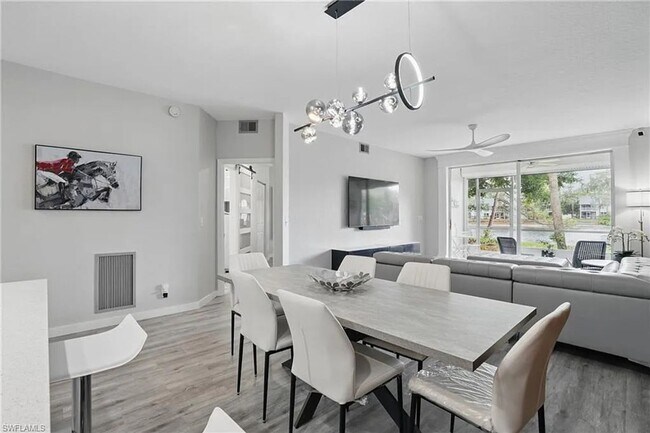 Building Photo - Stunning 2BR Condo in Naples - Lease for three (3) to 12 month.
