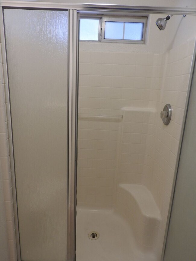 Building Photo - K-1022