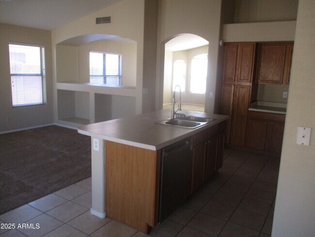 Building Photo - 11202 E Persimmon Ave