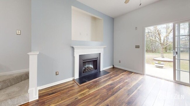 Building Photo - 914 Hadel Pl