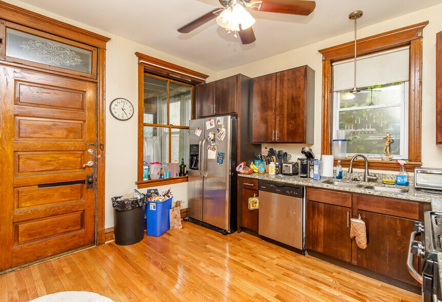 Building Photo - 1306 Eddy W St