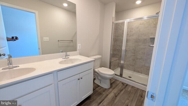 Building Photo - 413 SILVER BIRCH Dr