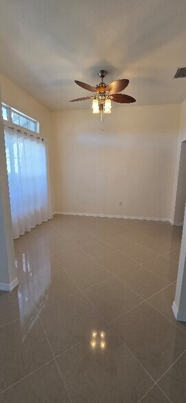 Building Photo - 3925 Agualinda Blvd