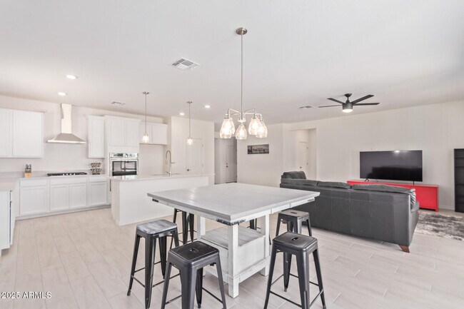 Building Photo - 3332 N 198th Ln