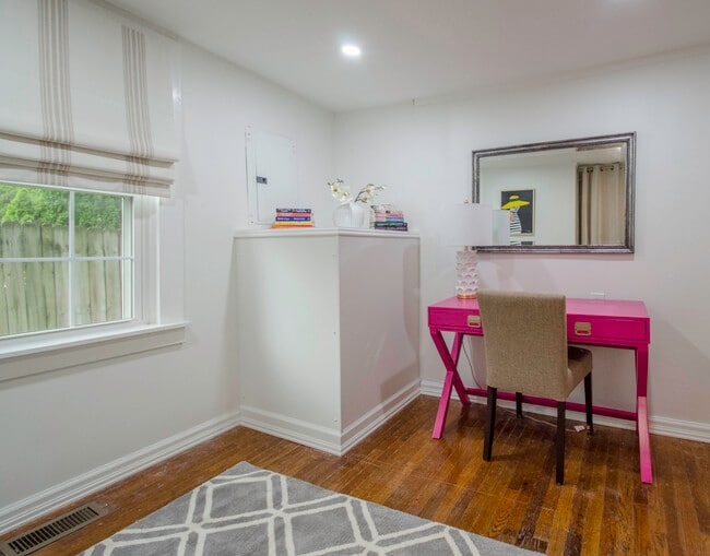 Building Photo - 385 Sherman Ave