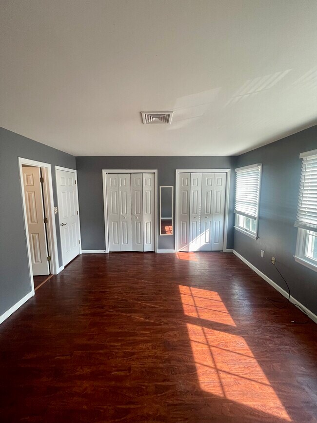 Building Photo - 23 Briarwood Way