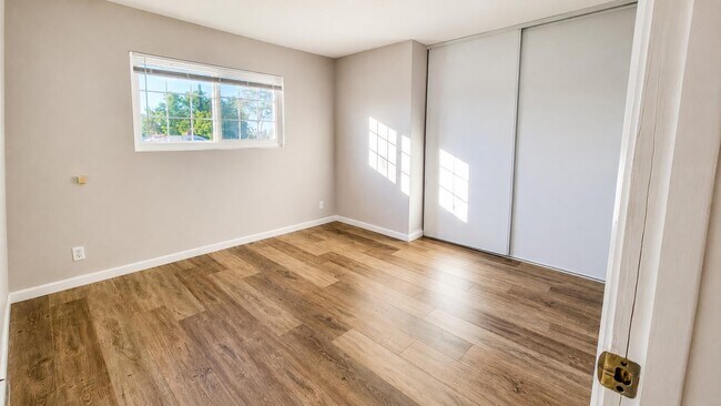 Building Photo - 2132 Forbes Ave