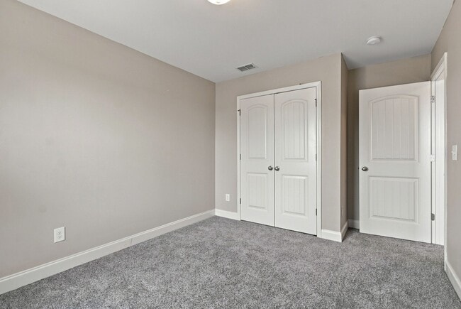 Building Photo - 2065 Newark Ln
