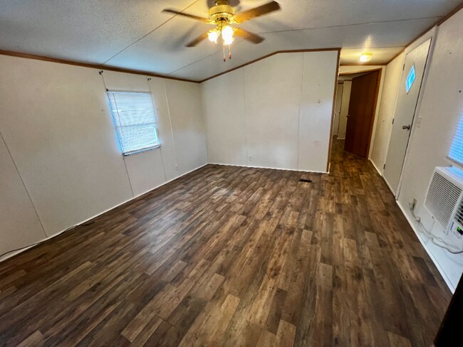 Building Photo - 3635 Phillips Rd