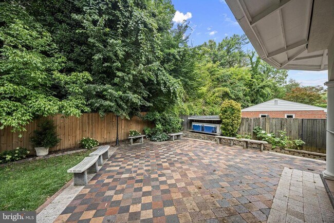 Building Photo - 9715 Singleton Dr