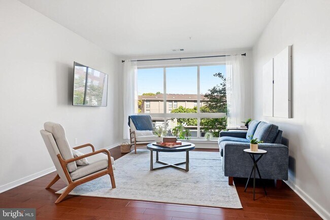 Building Photo - 2200 N Westmoreland St