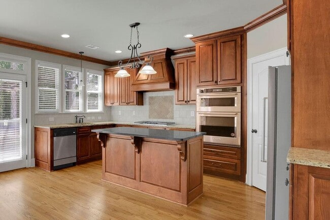 Building Photo - 1225 Mcminn Way