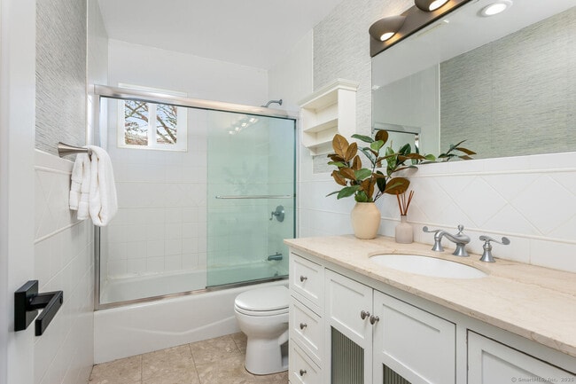 Building Photo - 14 Amherst Rd