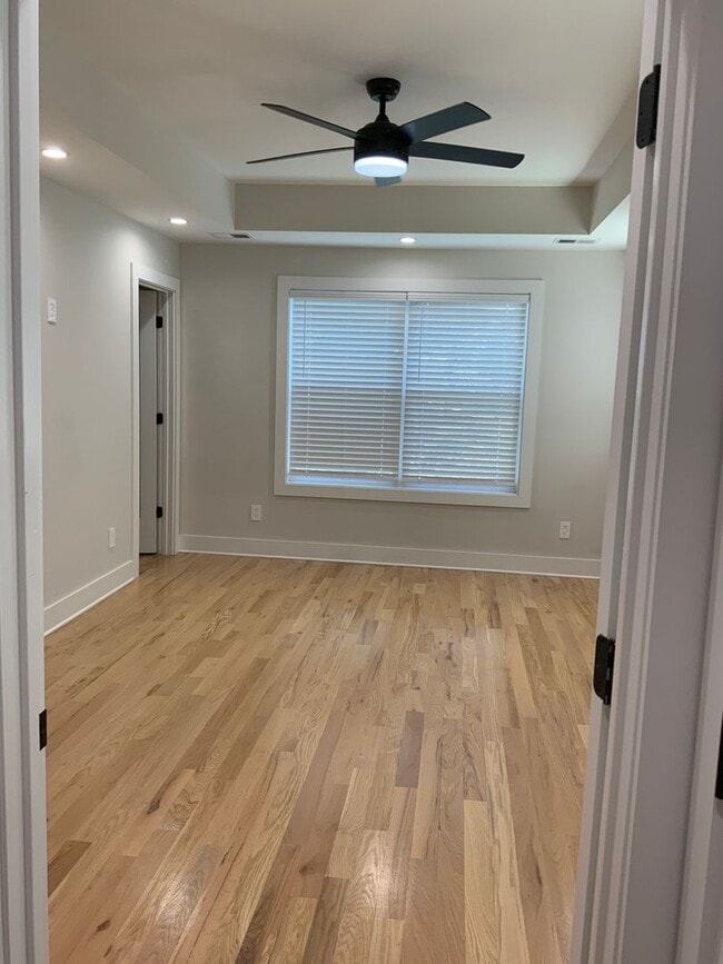 Building Photo - Fabulous Home In West Nashville
