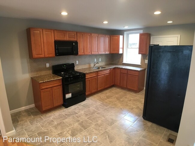 Building Photo - 3 br, 1 bath House - 5841 Montrose St