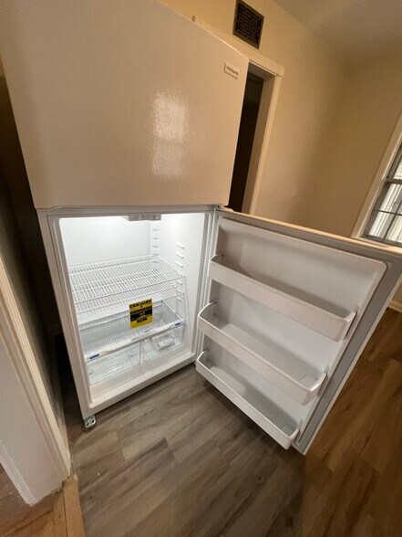 Building Photo - 1515 S Ruston Ave