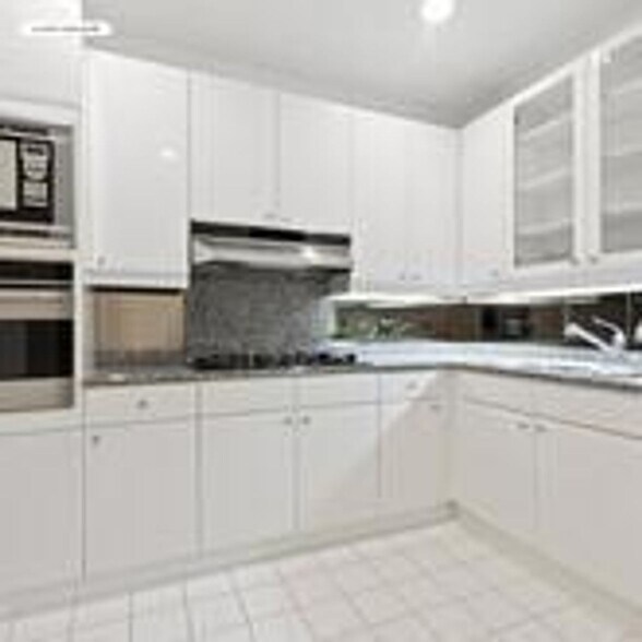 Building Photo - 845 United Nations Plaza