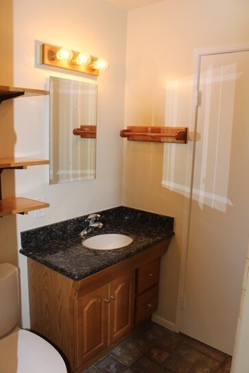 Building Photo - 5854 Mott St