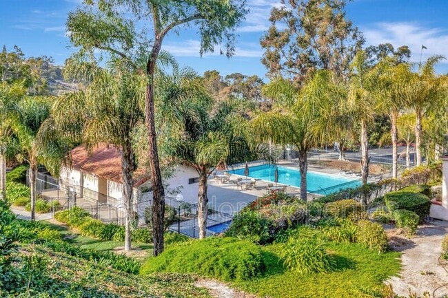 Building Photo - 2882 Andover Ave