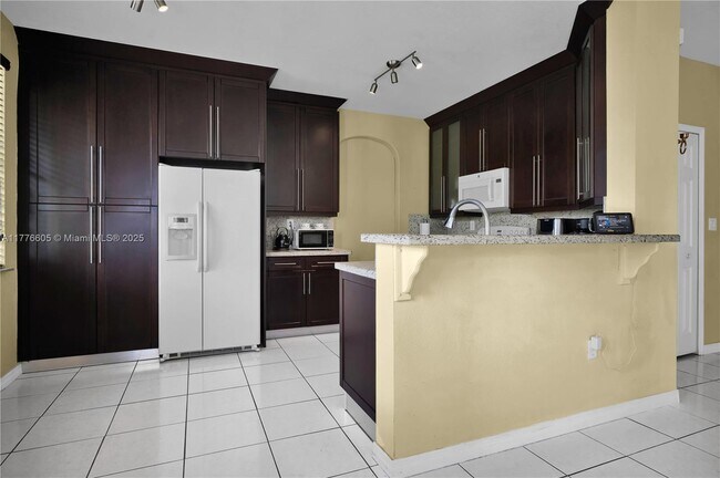 Building Photo - 7946 SW 164th Pl