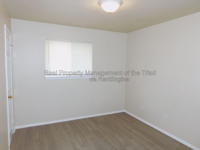 Building Photo - 4302 Parker St