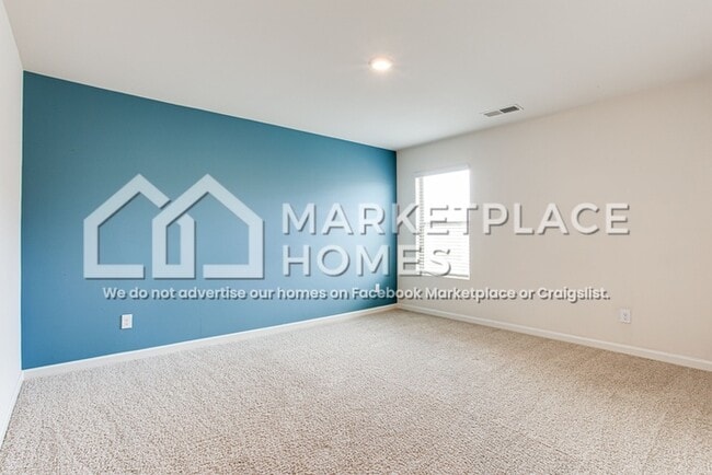 Building Photo - 484 Emporia Loop