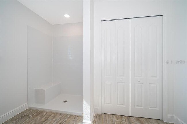 Building Photo - 626 Taft Dr
