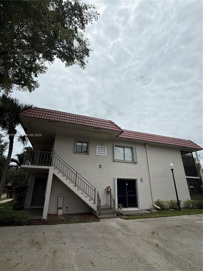 Building Photo - 16184 Laurel Dr