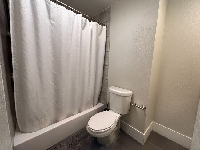 Building Photo - $0 DEPOSIT OPTIONS. SPACIOUS 4-BEDROOM, 3.5-BATH DUPLEX OFF 6TH AVE FREEWAY, MINUTES FROM COLORAD...
