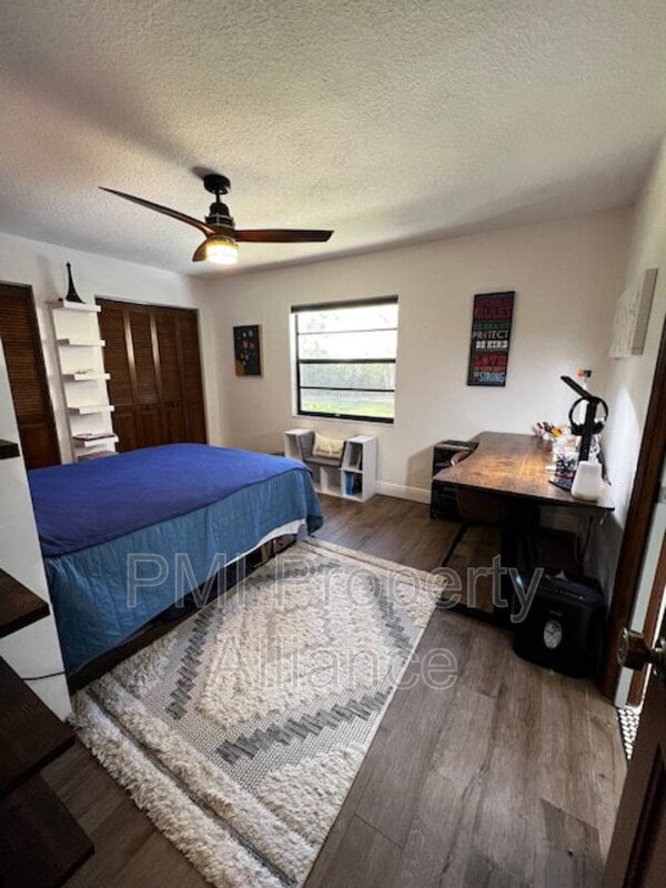 Building Photo - 4044 Tenita Dr