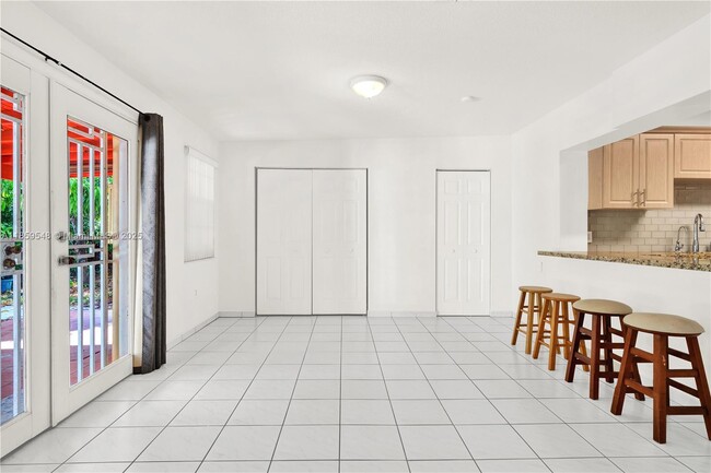 Building Photo - 7435 SW 34th St