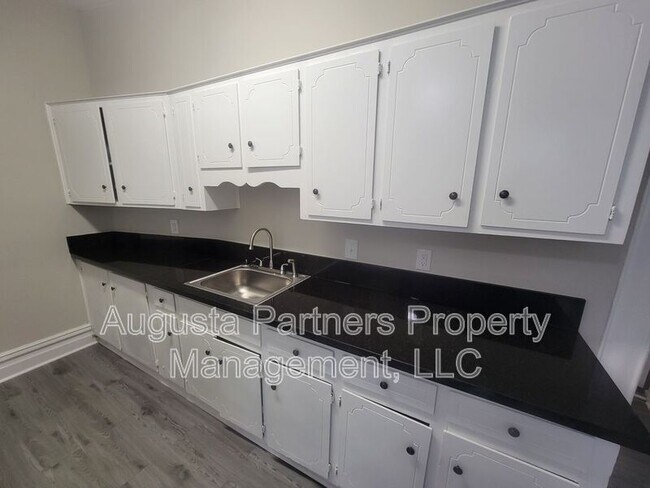 Building Photo - 323.5 Ellis St