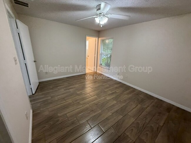 Building Photo - 2362 Harbor Town Dr