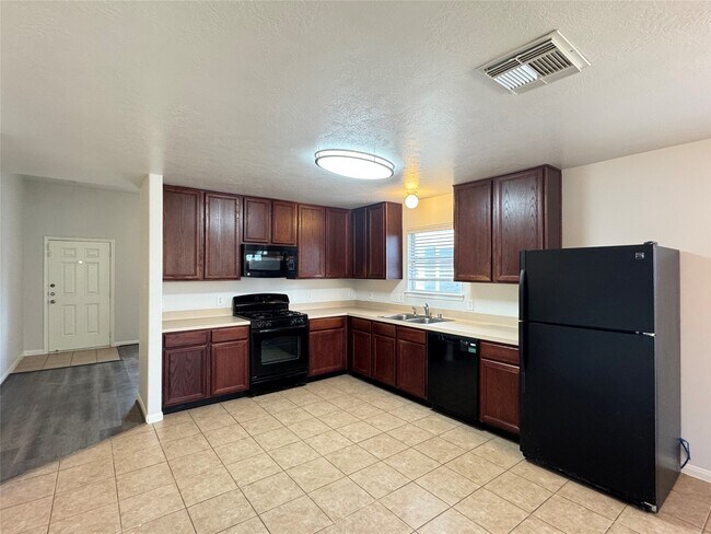 Building Photo - 21543 Falvel Misty Dr