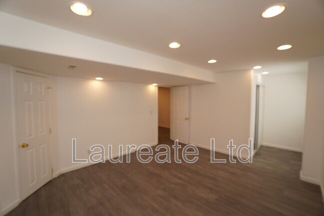 Building Photo - 10182 Woodrose Ct