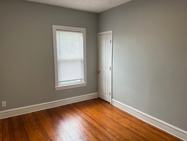 Building Photo - 151 Jepson St