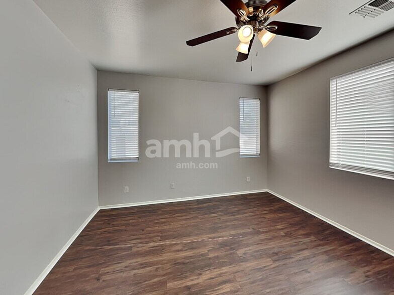 Building Photo - 6922 S 38th Ln