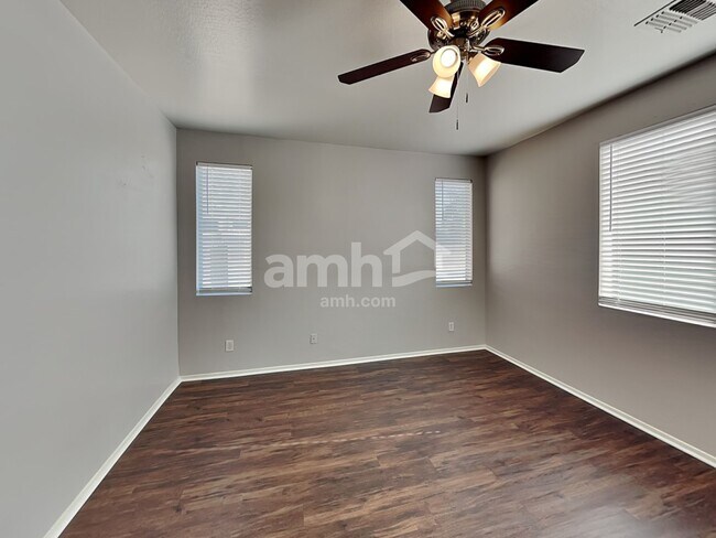 Building Photo - 6922 S 38th Ln