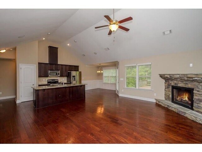 Building Photo - 1558 Driftwood Ln