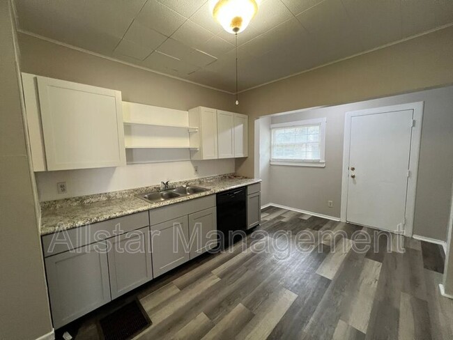 Building Photo - 3268 W 84th St