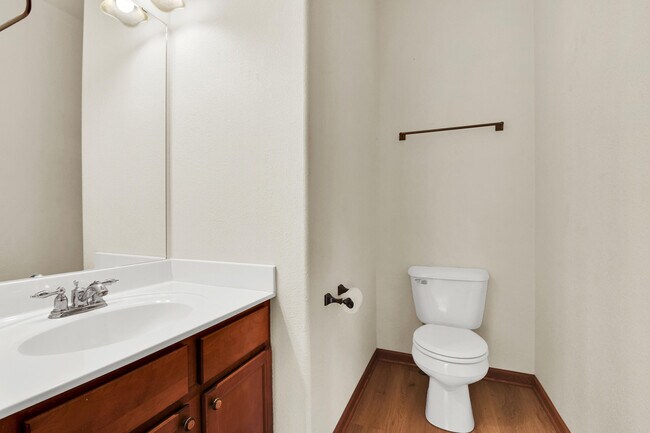 Building Photo - 407 Century Oak Dr