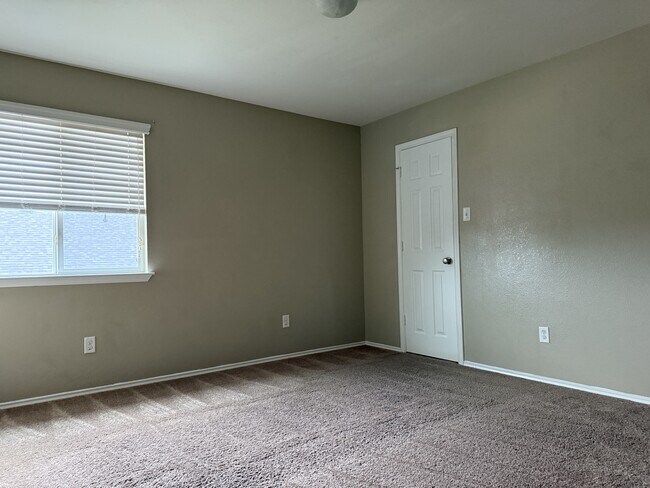 Building Photo - 6208 Melanie Dr