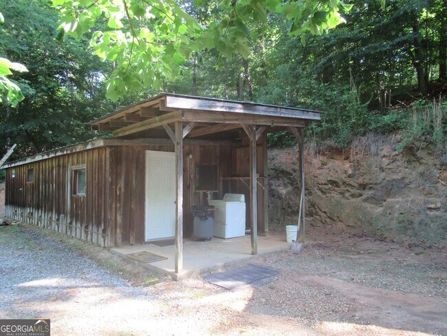 Building Photo - 500 J Mountain Dr