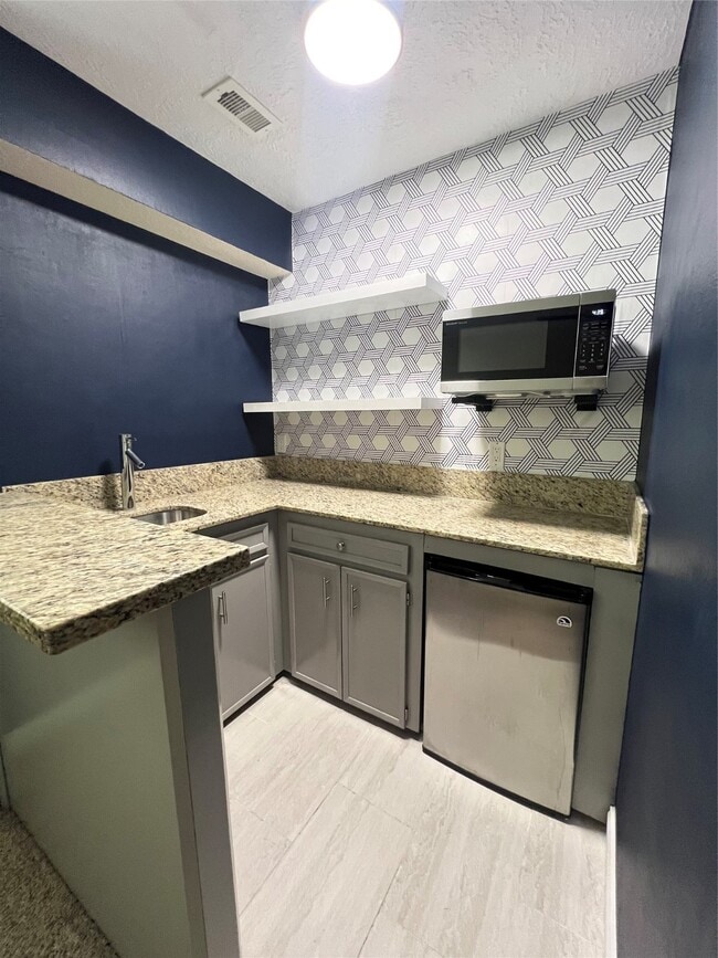 Building Photo - 6726 Saffron Hills Dr