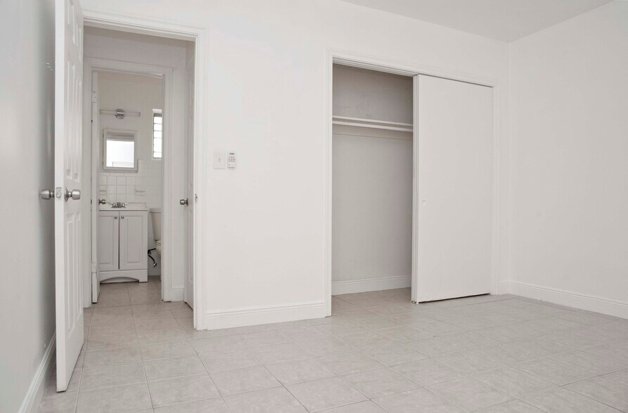 Building Photo - 2306 Fillmore St