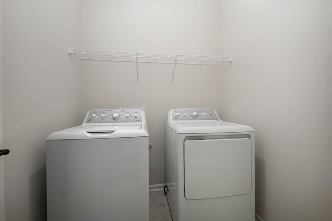 Building Photo - BEAUTIFUL TOWNHOME IN TERRACES AT FARMINGTON