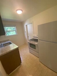 Building Photo - Newly Renovated 2-Bed 1 Bath in Front Royal – Your Perfect Retreat Awaits!"