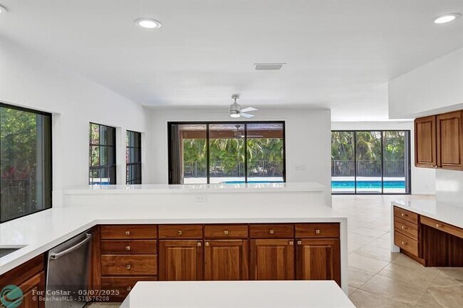 Building Photo - 2622 NW 49th St