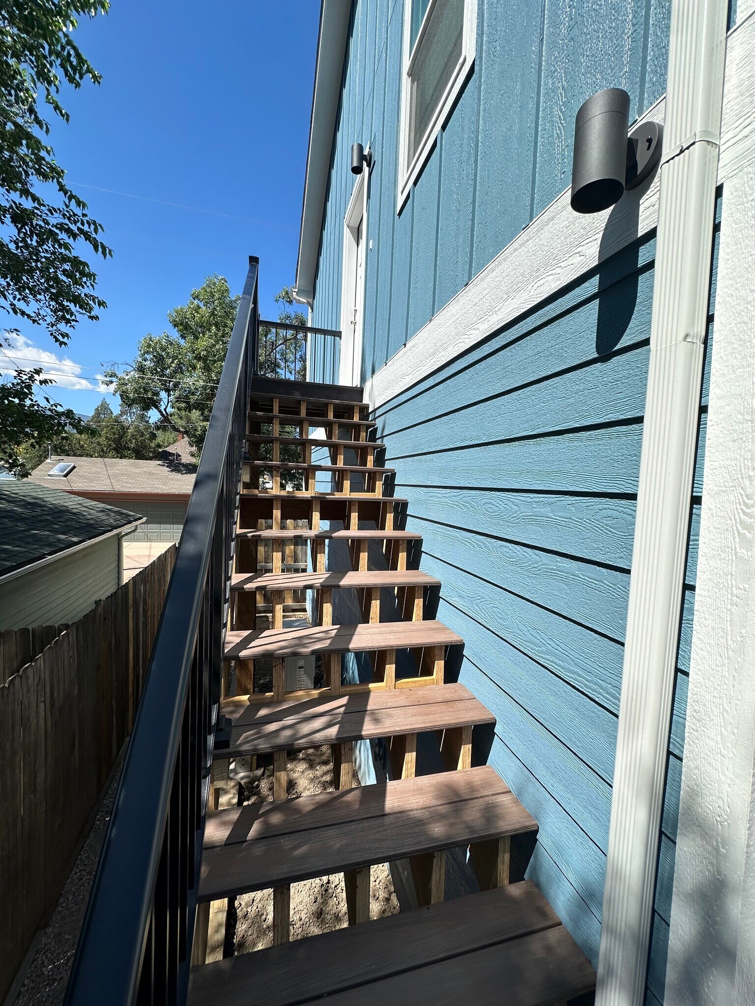 Building Photo - 918 N El Paso St