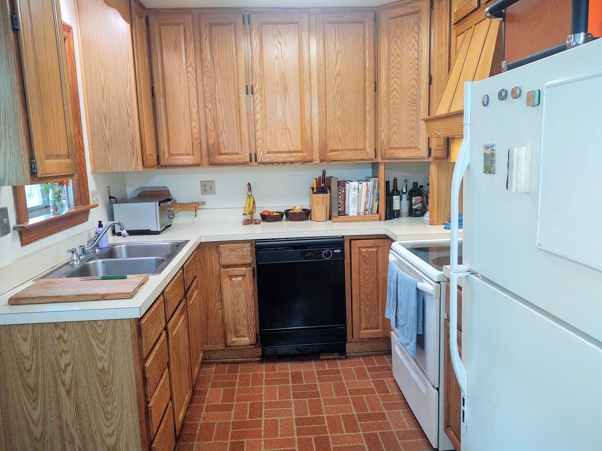 Building Photo - 818 Valley View Cir